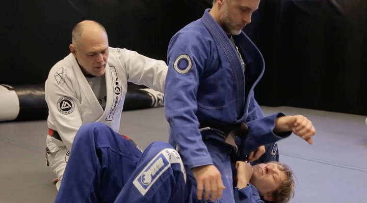 Mauricio Explains the Knee on Belly Position