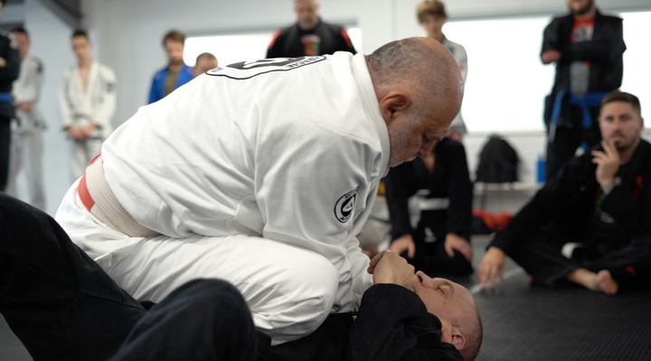 Choke from Knee on Chest