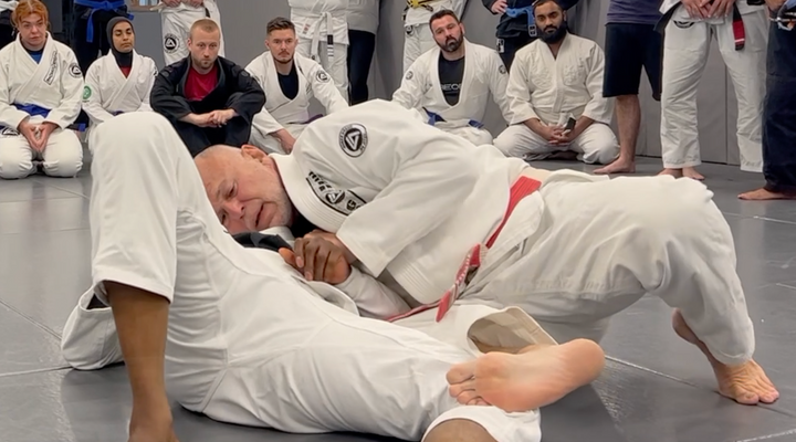Master Mauricio Gomes Demonstrates a Simple & Effective Guard Pass